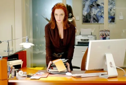 Emily Blunt as Emily Charlton The Devil Wears Prada Outfits 3
